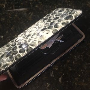 Slim Wallet with reptile design